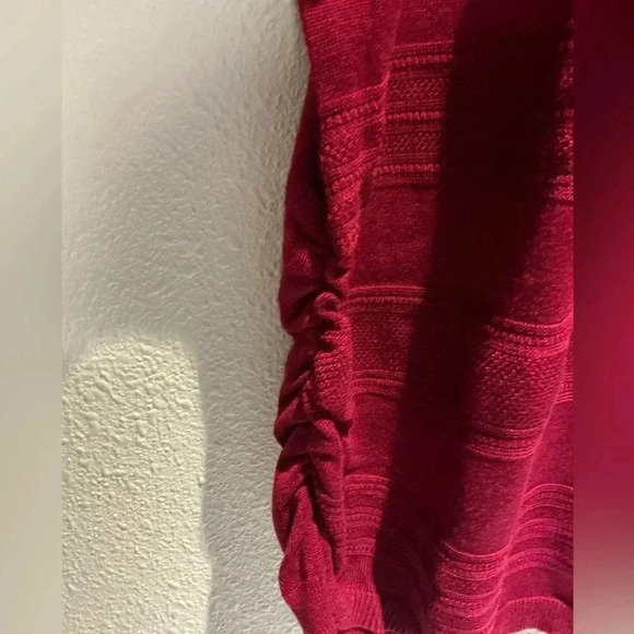 18/20 Lane Bryant Short Sleeve Women’s Sweater Round Neck W/Ruched Sides Top - Picture 2 of 7